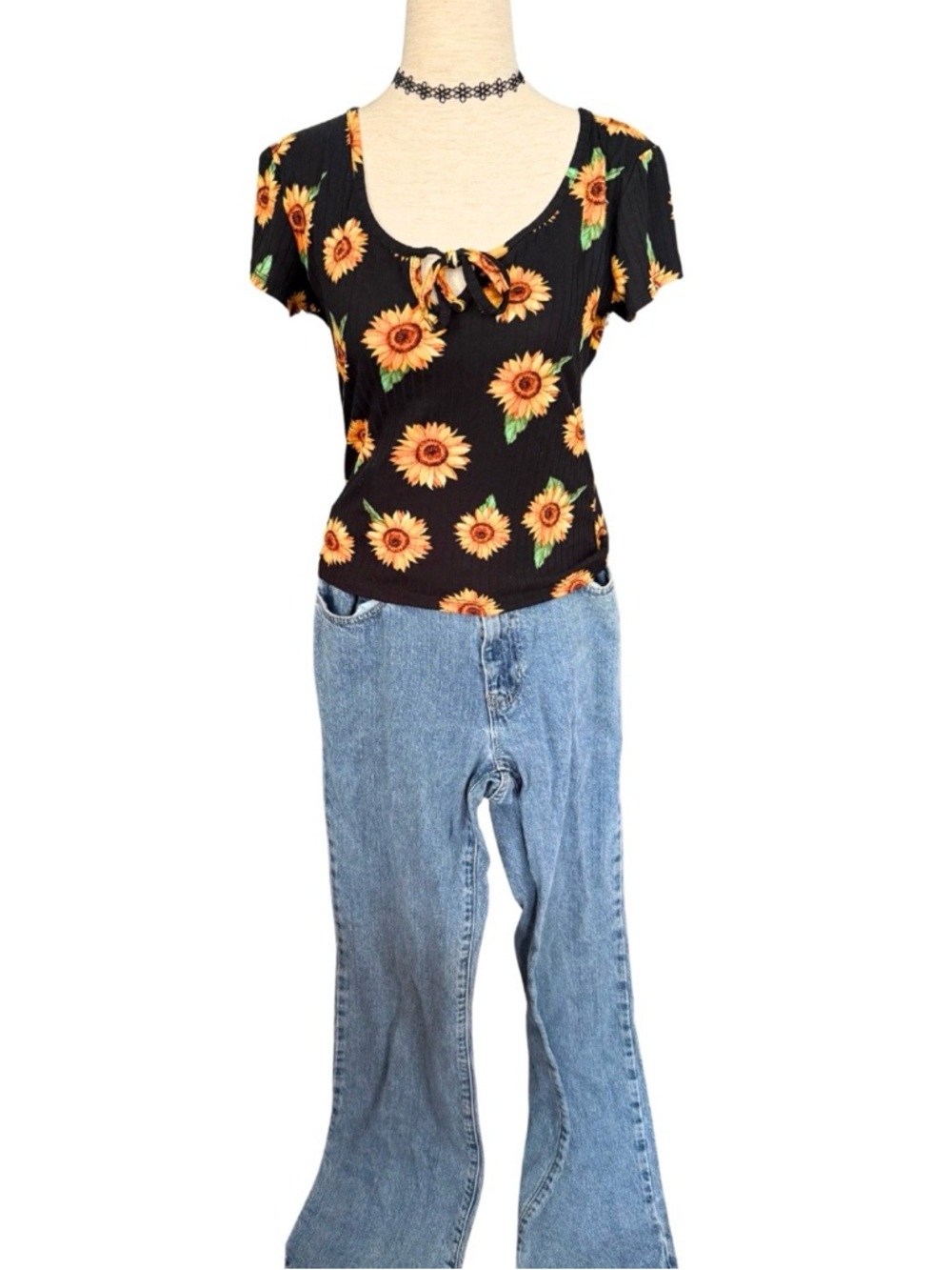 Sunflower Tie Front Baby Tee‎ Ribbed 90s Y2K
Top Medium